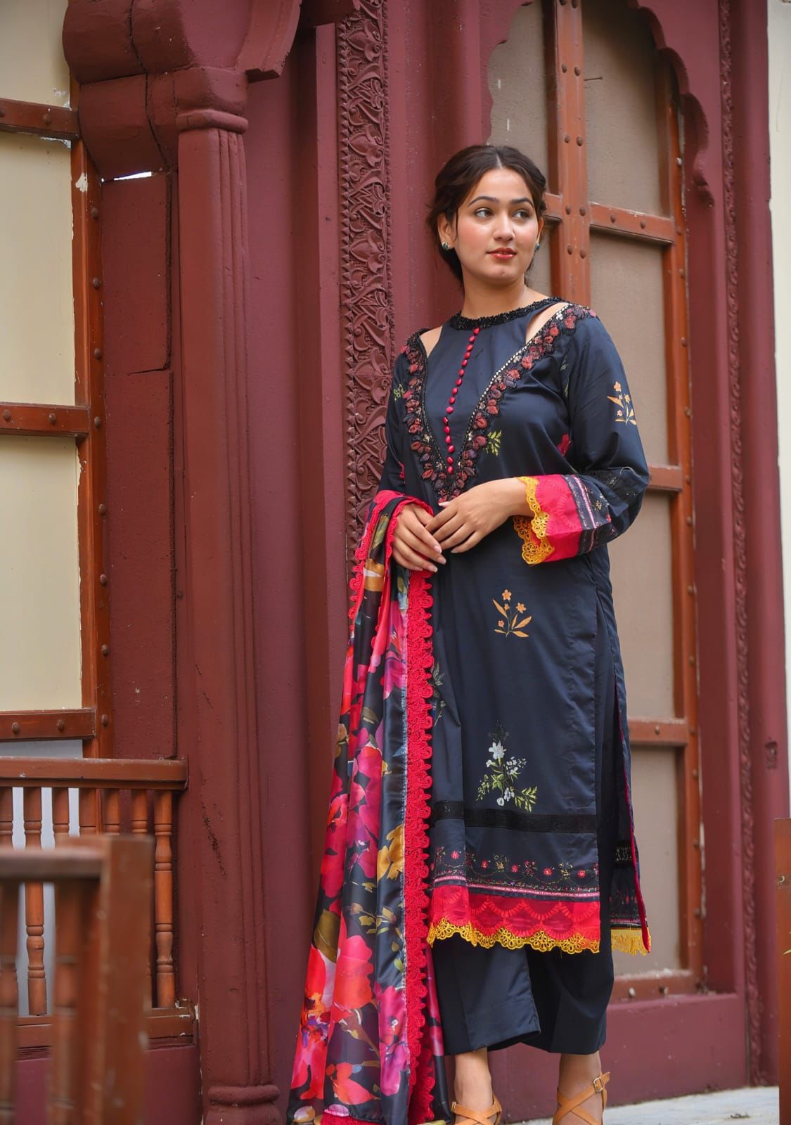 Atish (Black 3pc)